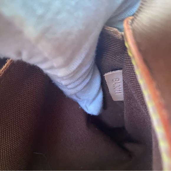 LV Alma Monogram - Picture 3 of 15